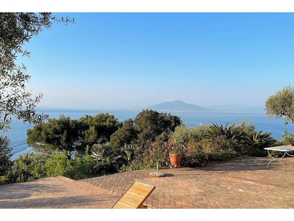 Holiday home in Capri from £283 per night