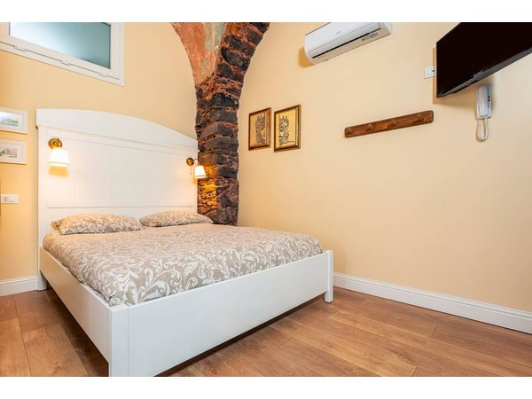 Holiday apartment in Catania from £33 per night