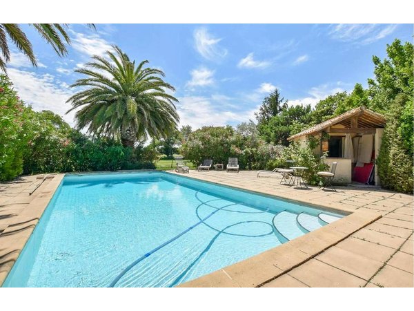 Holiday home in Arles from £42 per night