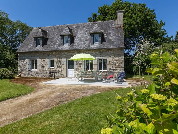 Holiday home in Sizun from £57 per night