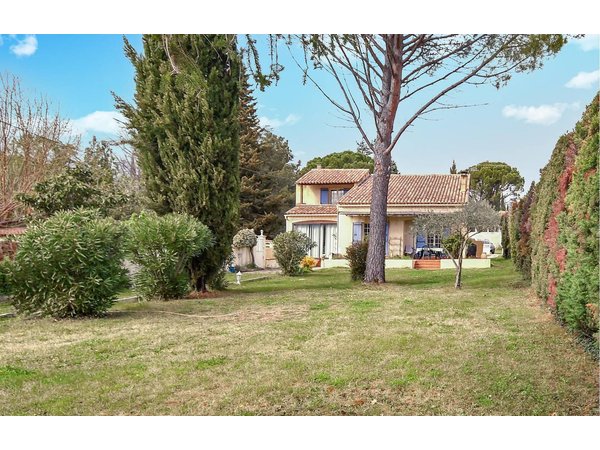 Holiday home in Vaucluse from £120 per night