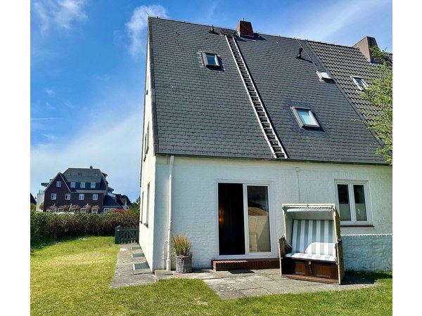 Holiday home in Sylt from £198 per night