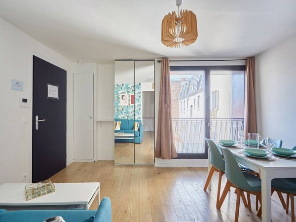 Holiday apartment in Hauts-de-Seine from £157 per night