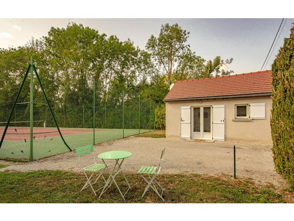 Holiday home in Aube from £48 per night