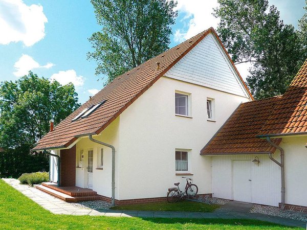 Holiday home in Zingst from £58 per night