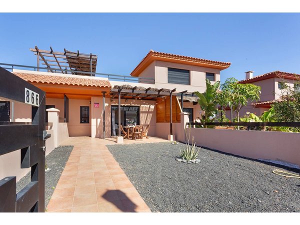 Holiday home in La Oliva from £57 per night