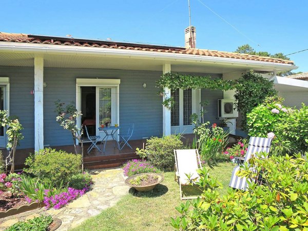 Holiday home in Gironde from £107 per night