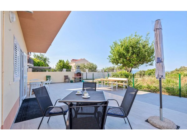 Holiday apartment in Makarska from £35 per night