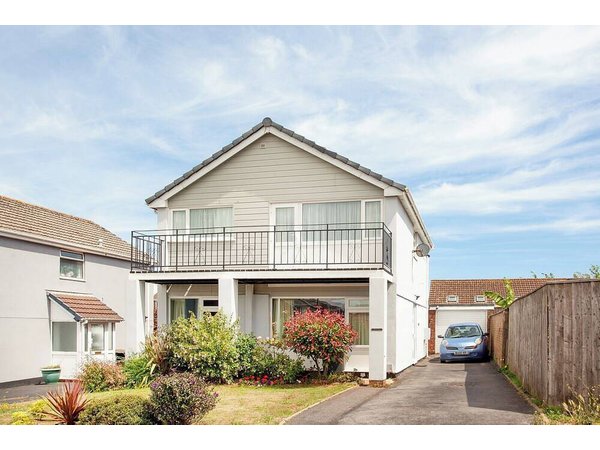 Holiday home in Torbay from £194 per night
