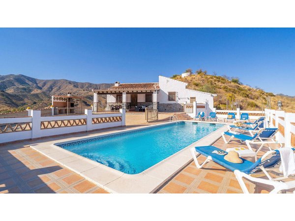 Holiday home in Axarquía from £56 per night