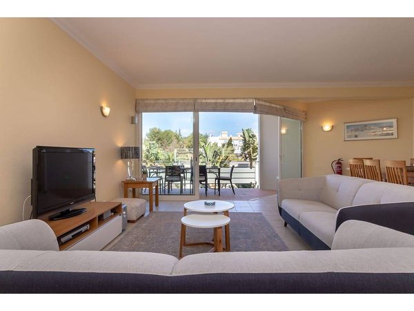 Holiday apartment in Ferragudo from £125 per night