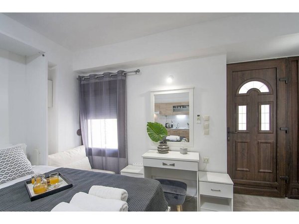 Holiday apartment in Skiathos from £90 per night