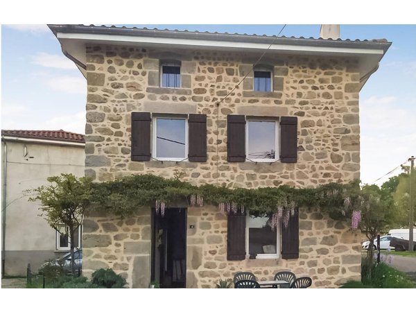Holiday home in Auvergne from £46 per night