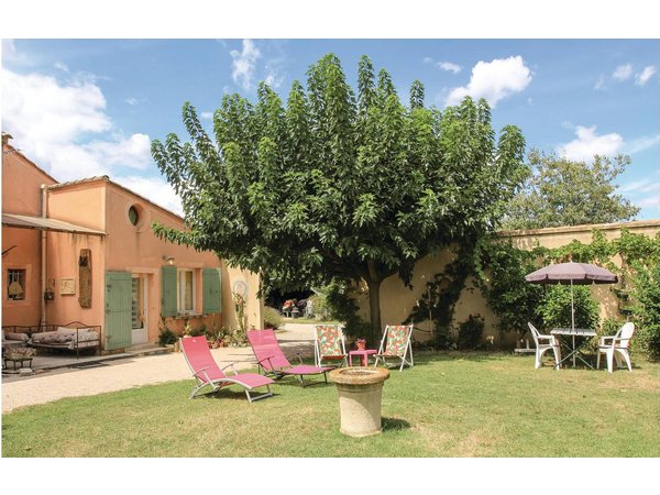 Holiday home in Vaucluse from £21 per night