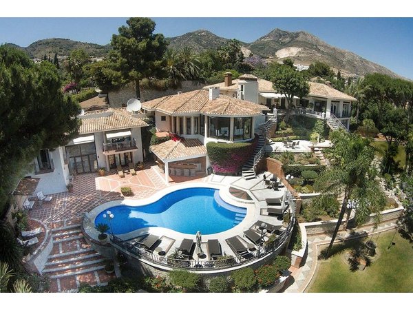 Holiday home in Benalmádena from £632 per night