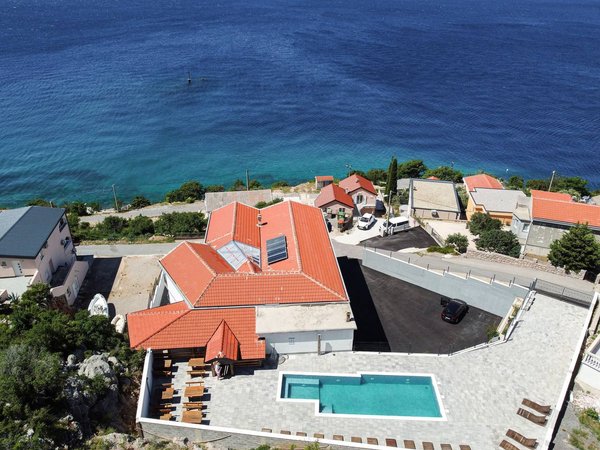 Holiday apartment in Cesarica from £32 per night