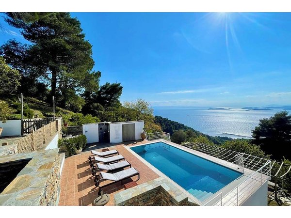 Holiday home in Sporades from £236 per night