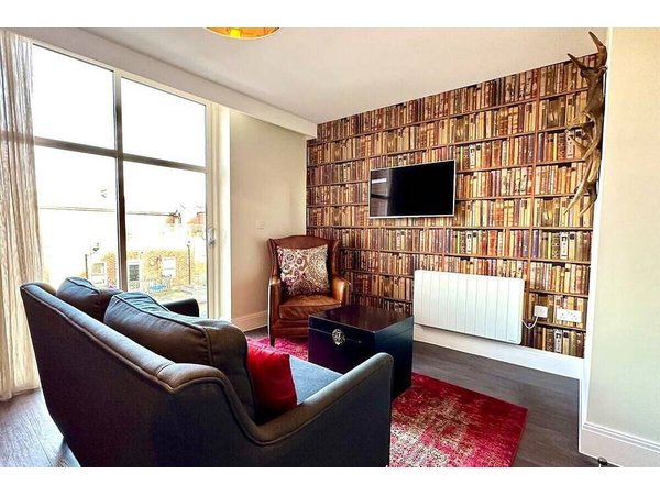 Holiday apartment in Poole from £87 per night