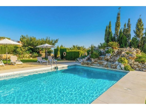 Holiday home in Periana from £110 per night