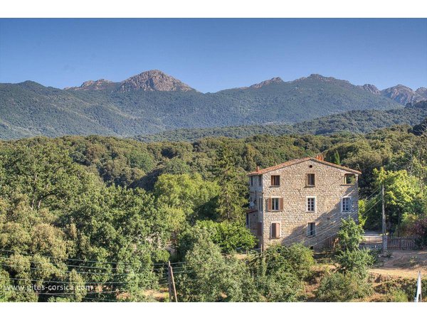 Holiday home in Corse-du-Sud from £52 per night