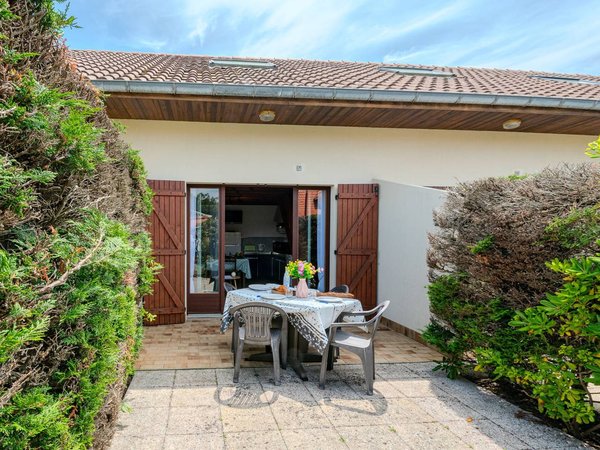 Holiday home in Landes from £54 per night