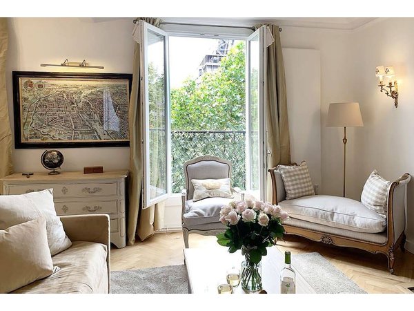 Holiday apartment in Paris from £799 per night
