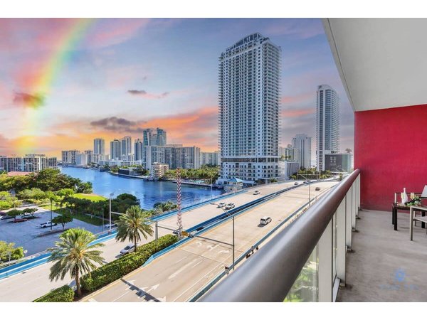 Holiday apartment in Broward County from £298 per night
