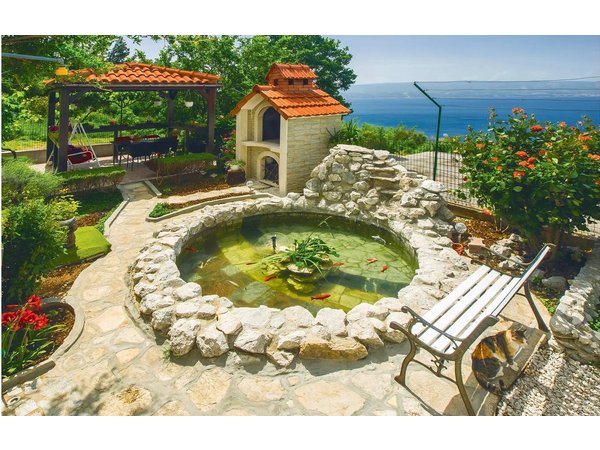 Holiday apartment in Omis from £26 per night