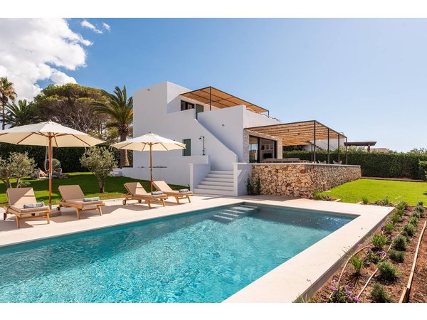 Holiday home in Maó from £766 per night