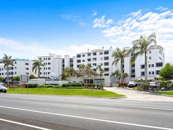 Holiday apartment in Sunshine Coast from £217 per night
