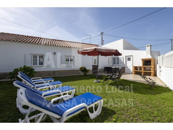 Holiday home in Ericeira from £58 per night