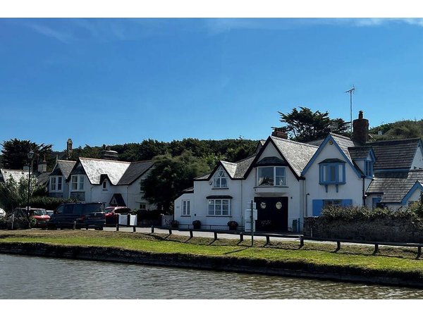 Holiday home in Bude from £624 per night