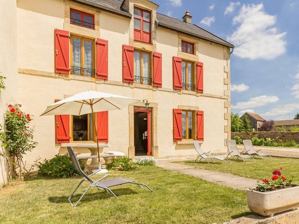 Holiday home in Éringes from £55 per night
