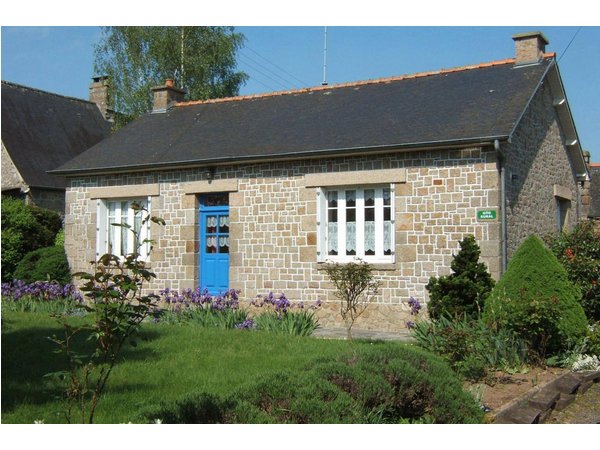 Holiday home in Le Tiercent from £53 per night