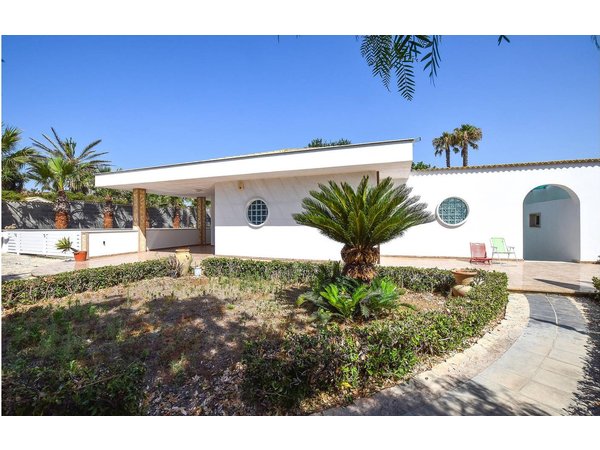 Holiday home in Val di Noto from £54 per night