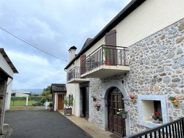 Holiday home in Pyrenees from £46 per night
