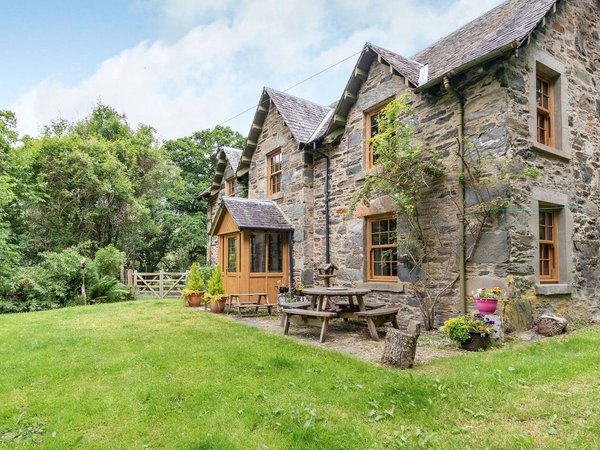 Holiday home in Loch Tay from £111 per night