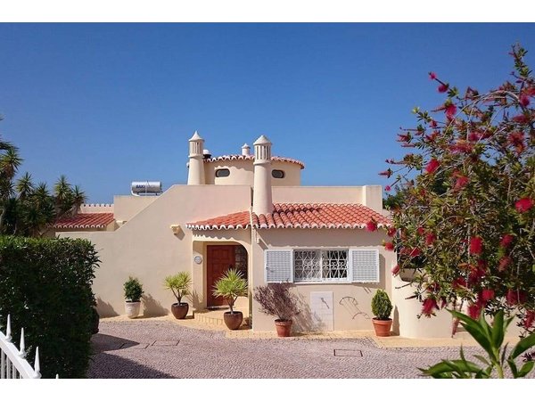 Holiday home in Lagoa from £228 per night