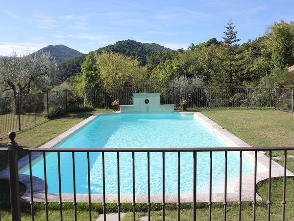 Holiday home in Vaucluse from £259 per night