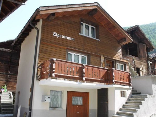 Holiday apartment in Saas-Grund from £92 per night