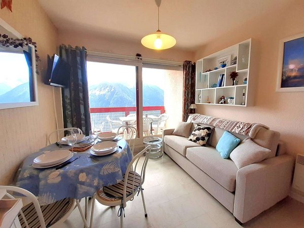 Holiday apartment in Pyrenees from £33 per night