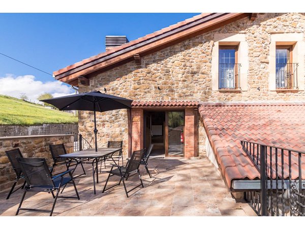 Holiday apartment in Campoo from £168 per night
