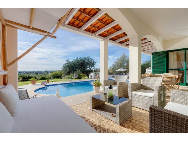 Holiday home in Silves from £453 per night