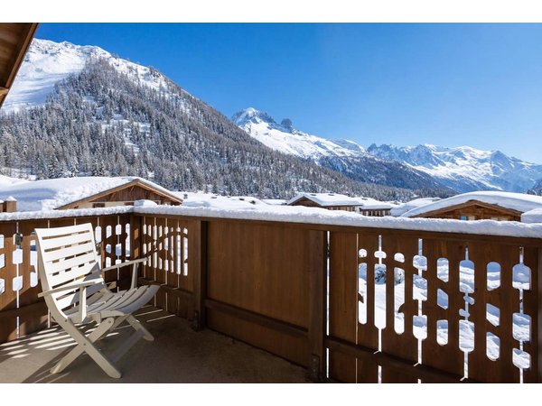 Holiday apartment in Rhone-Alps from £212 per night
