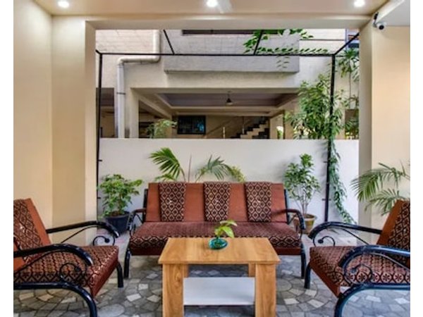 Itsy Hotels Shri Guru Service Apartment