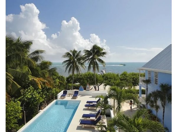 Weezie's Ocean Front Hotel and Garden Cottages