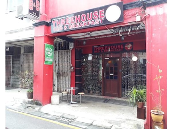 Treehouse Hostel