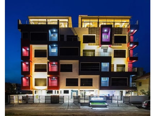 Crystal Lake Service Apartments