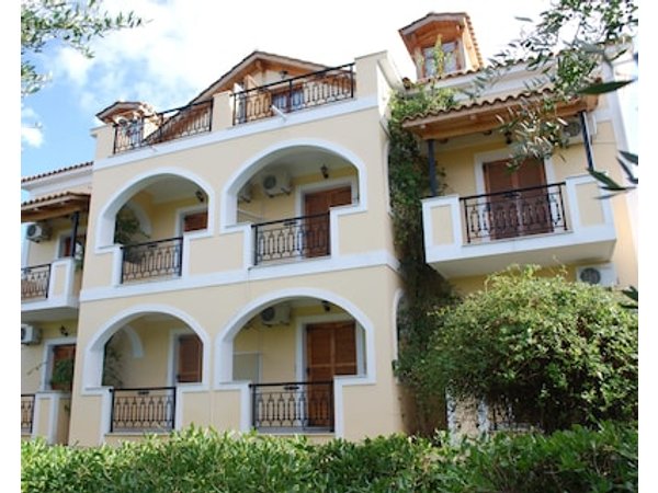 Kavos Psarou Studios & Apartments