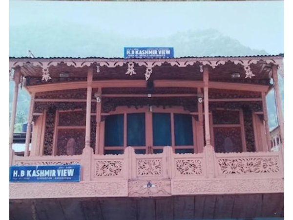 Kashmir View group of Houseboat